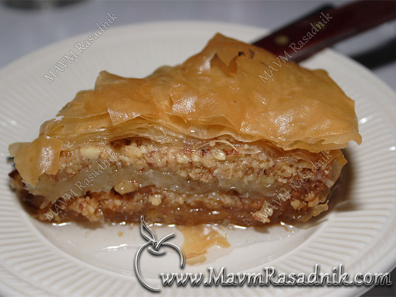 19 U Sve Kolace Se Mesa Orah Baklava